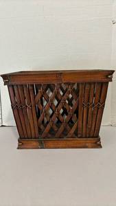 lot 1250 image: Magazine rack