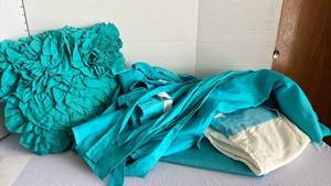 lot 1311 image: Curtains, pillow and more