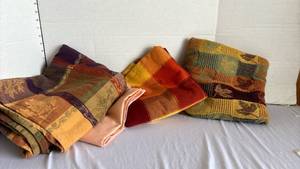 lot 1314 image: Tablecloths