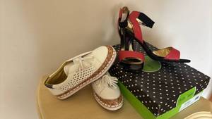 lot 1402 image: Two New Pairs of Womens Heels and Flats 9.5