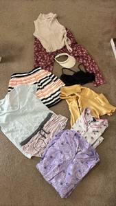 lot 1405 image: Womens Clothing L XL