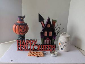 lot 3006 image: Halloween Decorations with Pumpkin, Haunted House, Signs and Canister