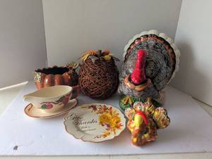 lot 3011 image: Thanksgiving ceramic Serving items with Turkey Centerpiece