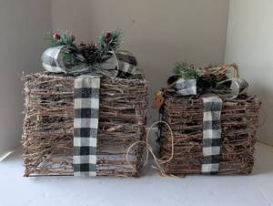 lot 3028 image: Rustic Twig Gift Box decorations