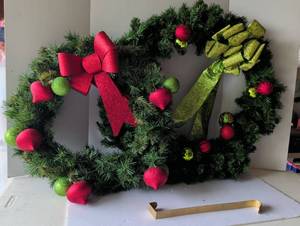 lot 3029 image: Christmas Wreaths with Red and Green Ornaments and hanger