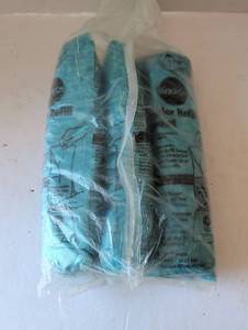lot 3059 image: Miracle-Gro Plant Food Feeder Refill Packets