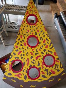 lot 3101 image: Outdoor Bean Bag Game with Pizza Board.  Board is 36 x 38 x 59
