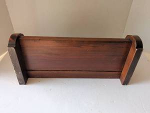 lot 3103 image: Wooden shelf