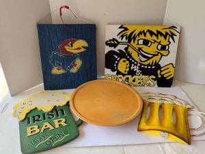 lot 3105 image: College and be related home decor