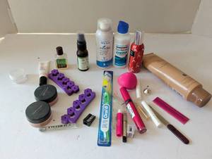 lot 3109 image: Partially used beauty and health products