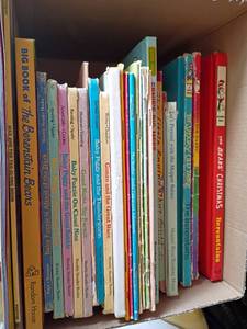 lot 3200 image: Books.  Childrens Books