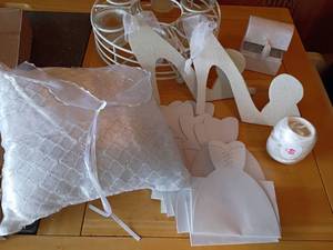 lot 3212 image: Wedding Decor
