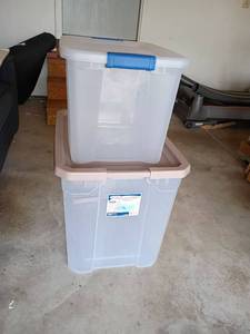 lot 3224 image: Storage Totes