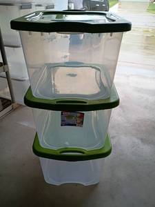 lot 3226 image: Storage Totes