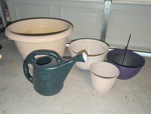lot 3055 image: Large and medium planters and watering can