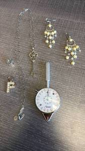 lot 1502 image: Jewelry