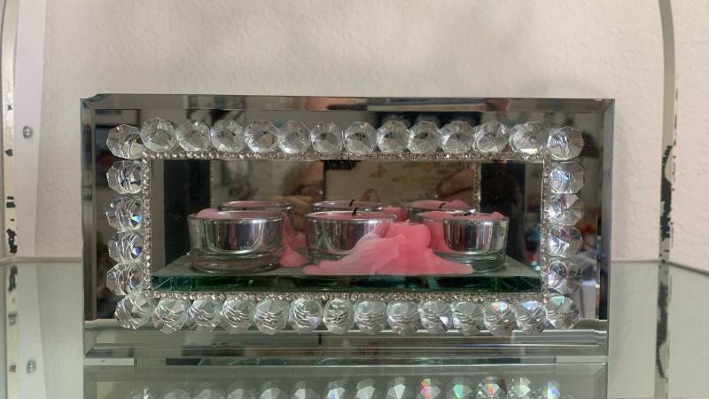 lot 40133 image: Allure Crystal Mirrored Tealight Candle Holder Display