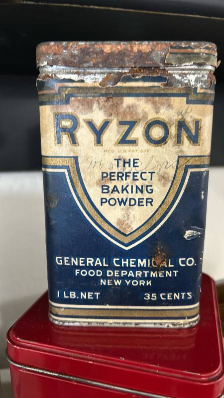 lot 40273 image: Ryzon Baking Powder Tin General Chemical Co New York