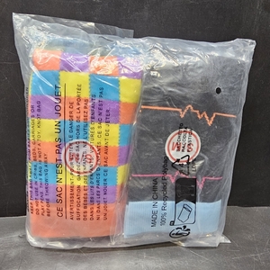 lot 1017 image: BISOUSOX Compression Socks for Women Men, Knee High Long Nurse Pregnancy Flight Travel Cycling Socks Best Support. SM