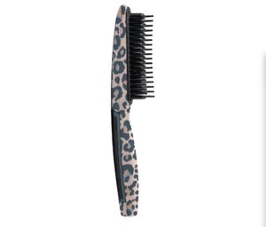 lot 1044 image: Calista Triangl Pro Heated Detailer Brush, Smoothing, Anti-Frizz Professional Heat Styling Brush, Burn-Free Firm Bristles, Ionic and Ceramic Technology, 5 Heat Settings, Photo for Reference, See Additional Photos for Design Zebra Pattern