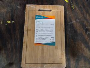 lot 1220 image: Wooden Cutting Board 11 x17