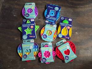 lot 1346 image: Eight Pack Fidget Toys