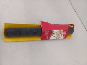 lot 14463 image: Rubbermaid Driveway Roller Coater
