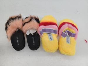 lot 14488 image: Portland 2 Pairs Womens Slippers, 9M