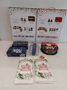 lot 14554 image: Miscellaneous Holiday Lot