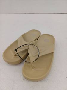 lot 14881 image: Pair Of Flip Flops