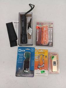 lot 14893 image: Small Miscellaneous Lot of Items