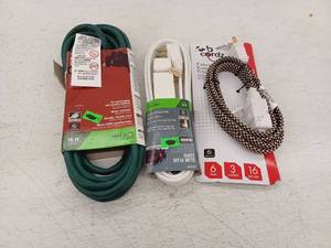 lot 14954 image: Mixed Electrical Extension Cord Bundle