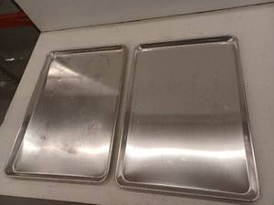 lot 15013 image: 18x26 Full Size Bun Pan, 2 Pack