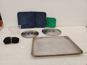 lot 15054 image: Miscellaneous Lot of Kitchen Items