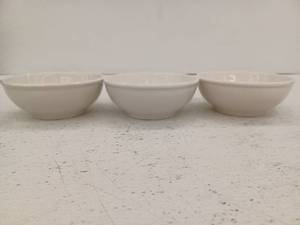 lot 15071 image: Set of 3 White Ceramic Bowls