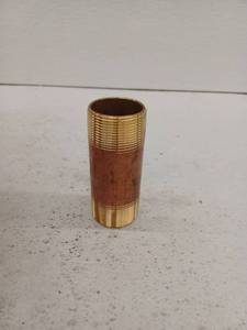 lot 15187 image: 1 12 x 4 12 Red Brass Pipe Nipple, 15 Count
