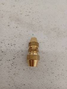 lot 15190 image: Air Brake Fitting