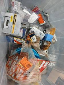 lot 61989 image: Mixed Hardware and Electronic Components Lot