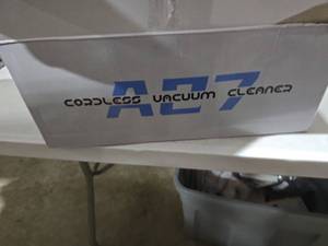 lot 2902 image: Cordless Vacuum