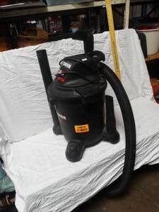 lot 24812 image: Craftsman 2.0 HP Shop Vac
