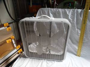 lot 24878 image: 2 White Box Fans