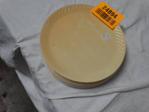lot 24894 image: Yellow Glass Plate Set