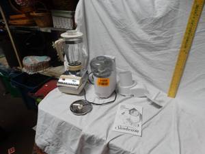 lot 24899 image: Blender & Sunbeam Food Processor