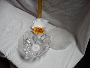 lot 24904 image: Class Decorative Bowl