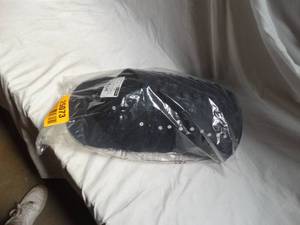 lot 25073 image: New - black & white Adult LXL fitted hats - 12 count.