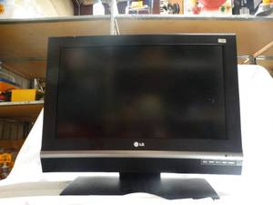 lot 25003 image: LG 26 TV