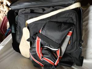 lot 25020 image: Misc Suit cases and bags