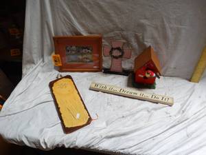 lot 25027 image: Misc House Decoration