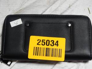 lot 25034 image: Appears new Womens wallet