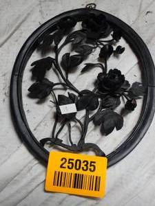 lot 25035 image: Metal Flower wall decor
